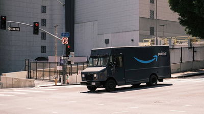 Amazon Lawsuit Delayed Deliveries Featured