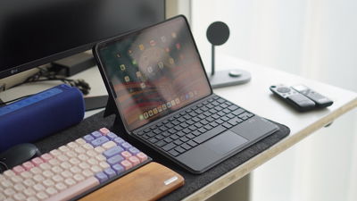 iPad Keyboard Case On A Desk