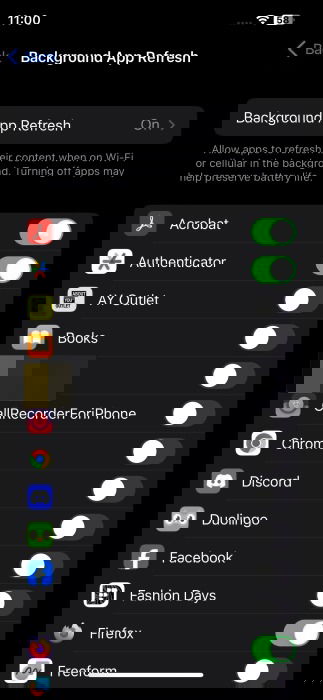 Top Tips Battery Life Background App Refresh Disabling background app refresh option for select apps on iPhone.