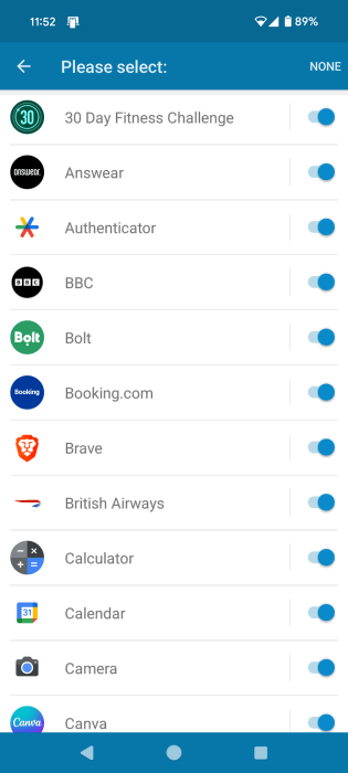 Selecting apps for Dynamic Island in DynamicSpot app.